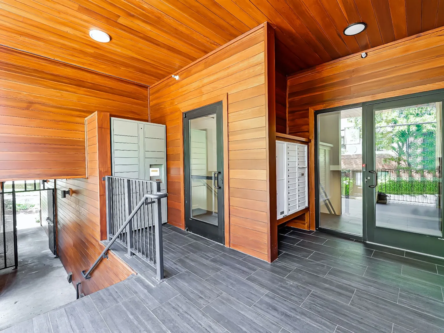 LYLA Eastlake Apartments — Photo 3