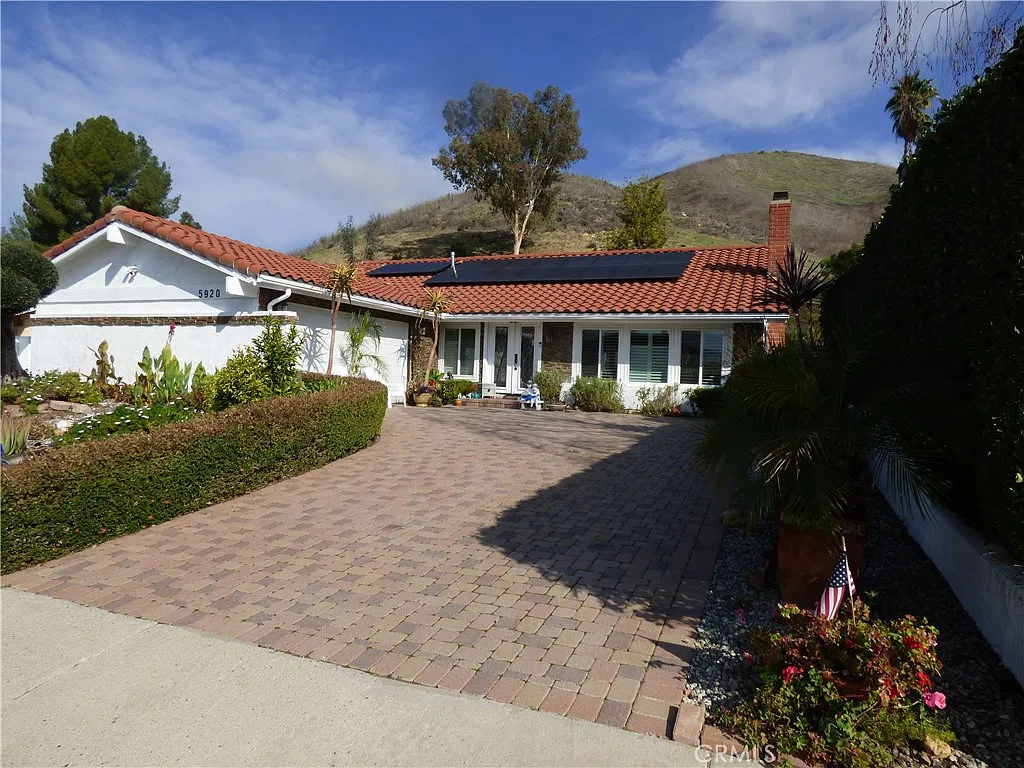 4 bed, 1924 sqft, $6,950 — Photo 1