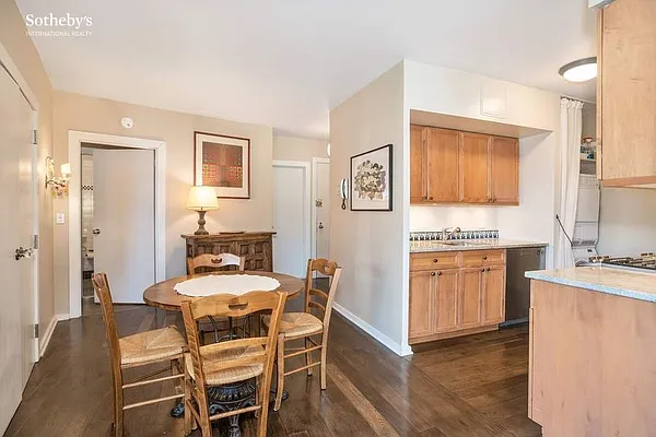 Sold by Sotheby's International Realty | media 16