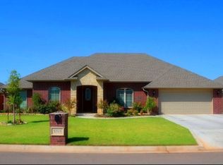 3709 Regal Dr, Altus, OK 73521