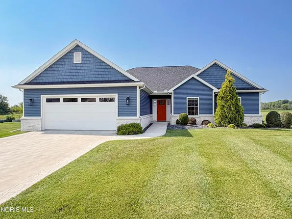 5572 Eagles Landing Dr, Oregon, OH 43616