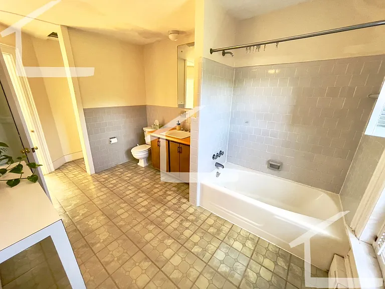 1716 Beacon St #MR3 — Photo 17