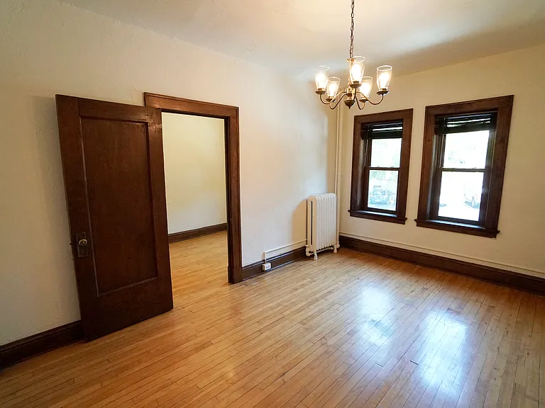 225 Place Apartments — Photo 10