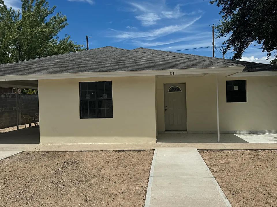 224 Fort Worth St