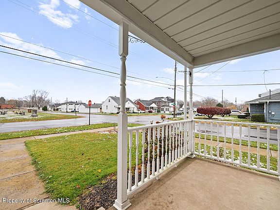 5th image of 112 Stites St