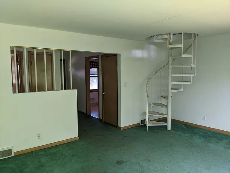 436 Russell Rd — Photo 19