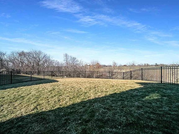 4th image of 516 Majestic Oak Ct