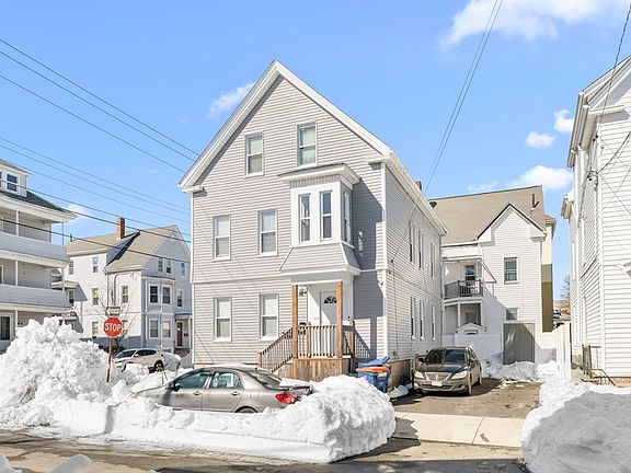 2nd image of 105 Thompson St