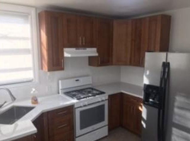 2nd image of 446 N San Anselmo Ave