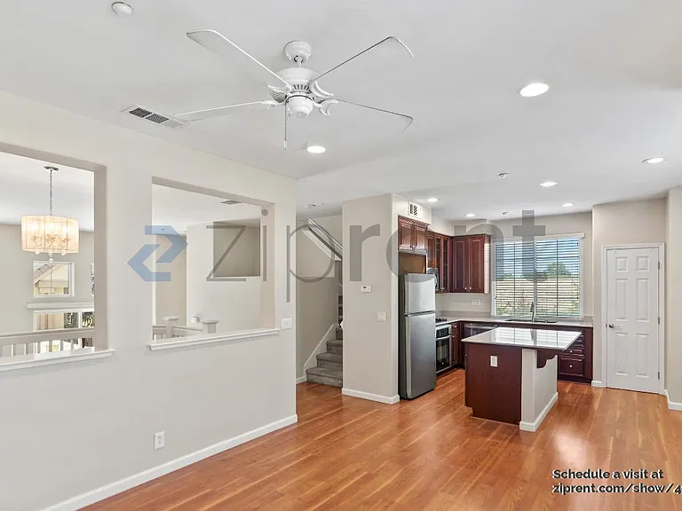 1076 Sapphire Ter — Photo 16