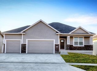 3720 NW Beechwood St, Ankeny, IA 50023