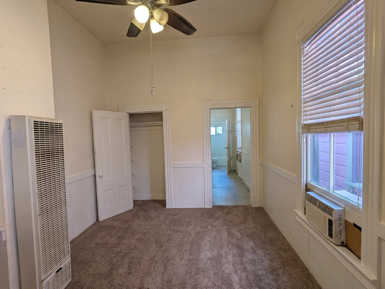 Studio, 412 sqft, $1,295 — Photo 4