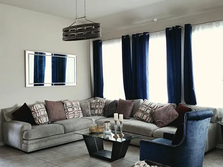 8411 Hunters Cliff Dr — Photo 1