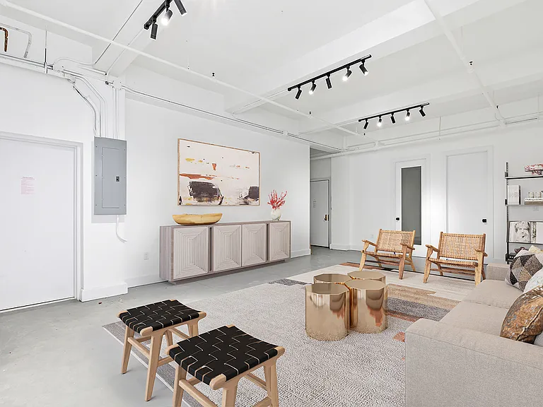 325 W 37th St #9F — Photo 8