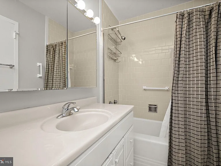 4101 Cathedral Ave NW #910 — Photo 12