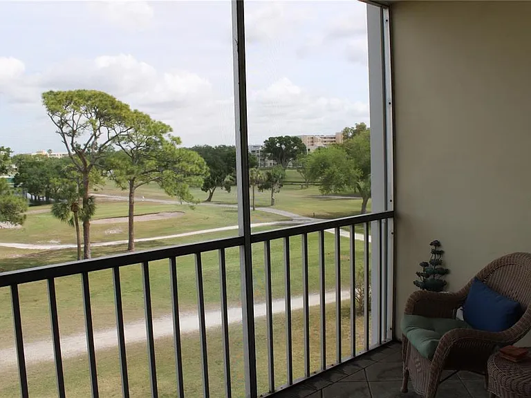 4240 Ironwood Cir #404 — Photo 34