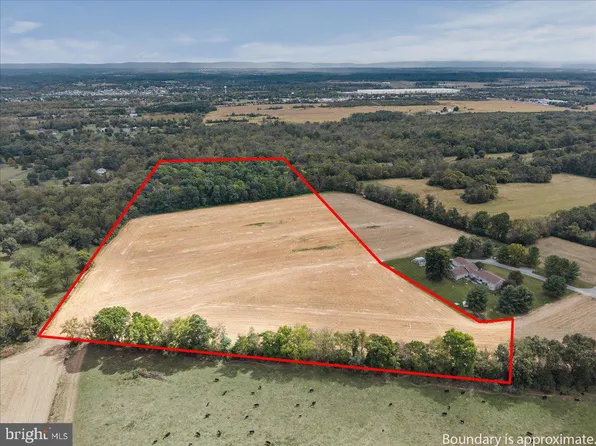 Ruebuck Rd, Bunker Hill, WV 25413