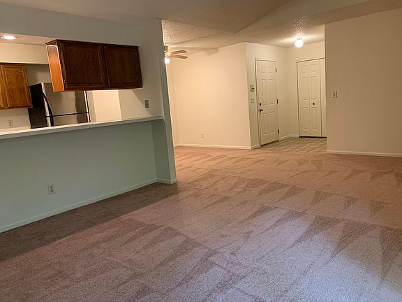 3rd image of 1118 Ambertrace Ln APT 3