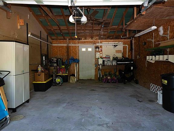 5th image of 31 Crosshill Dr