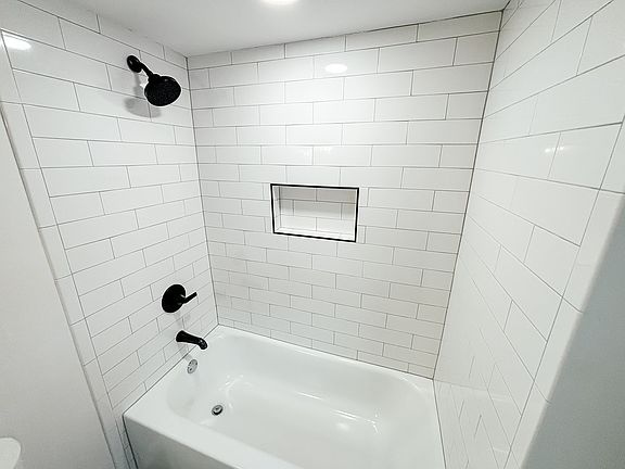 4th image of 3507 Latonia Ave #2