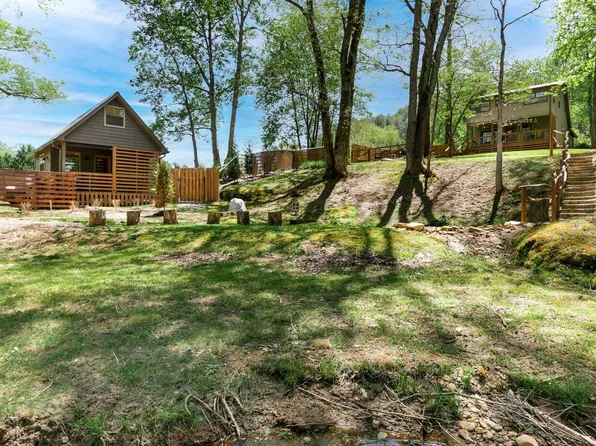21 Shooting Creek Bend Ln, Hayesville, NC 28904