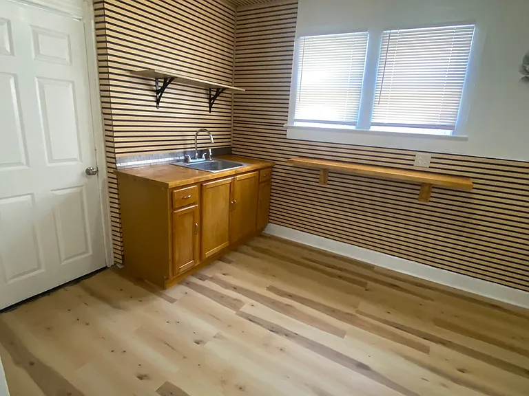 229 E Oakland St — Photo 2