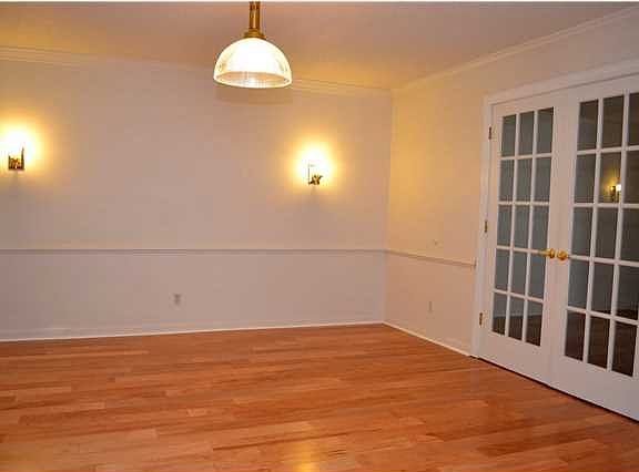 5th image of 2401 Belcher Dr
