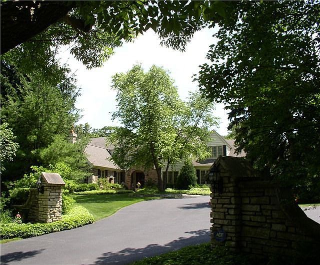 2nd image of 955 Walden Ln
