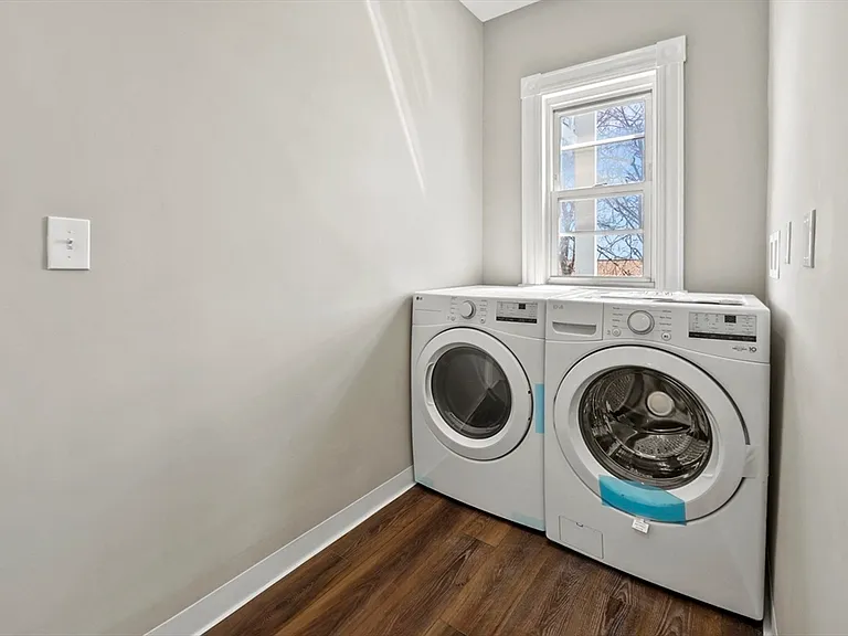 18 Lyon St #3 — Photo 5