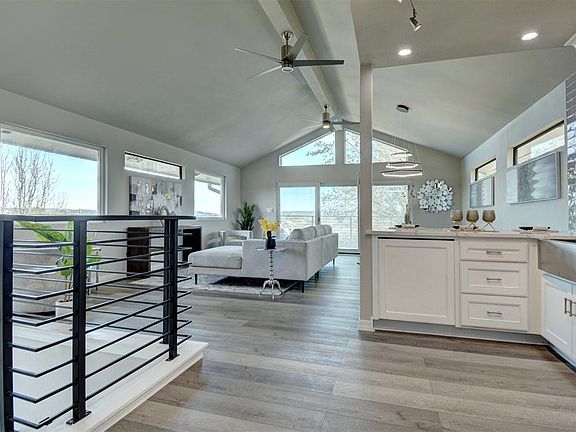 2nd image of 5001 Pryor Ln