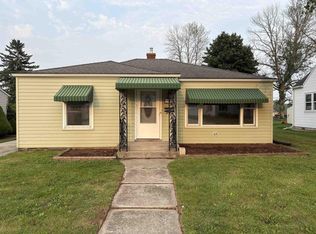 1413 N 6th St, Manitowoc, WI 54220