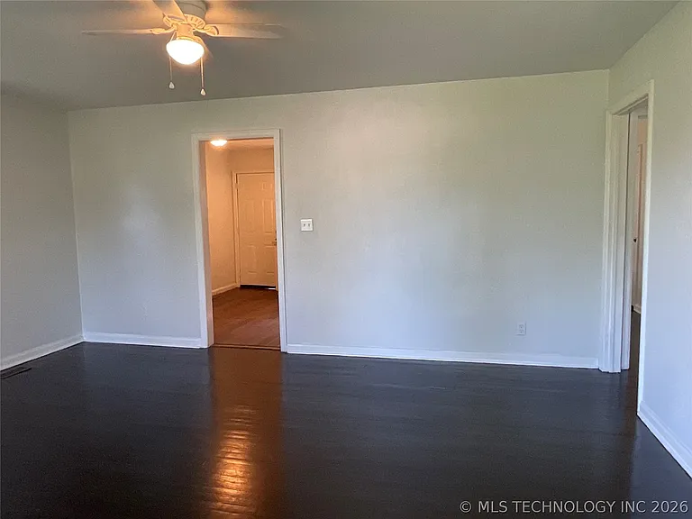 3223 S Jamestown Ave — Photo 2