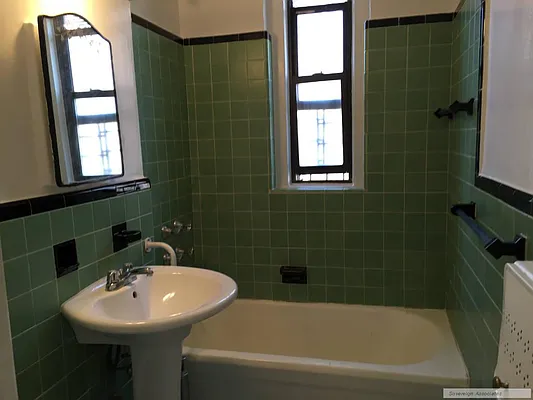 Rented by Sovereign Associates | media 34