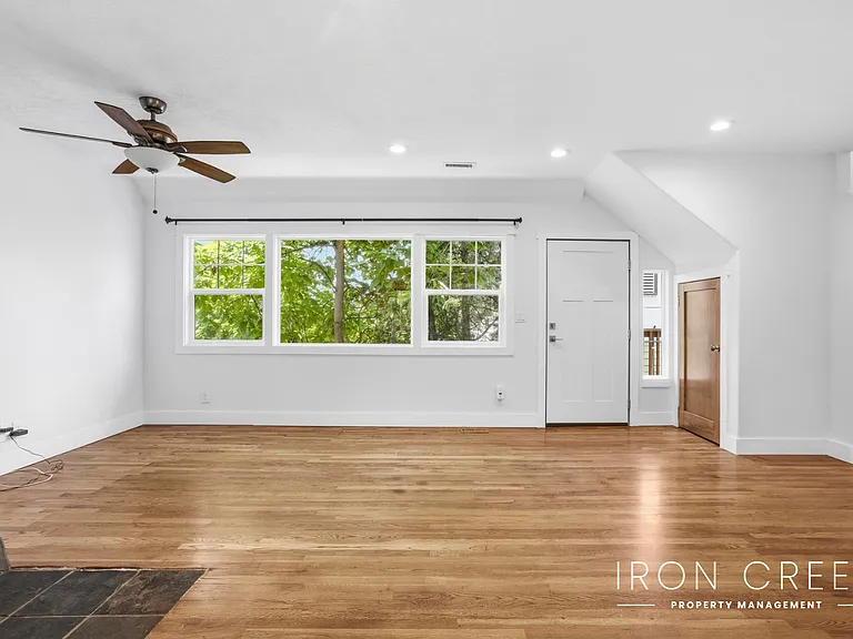 409 W Ada St — Photo 3