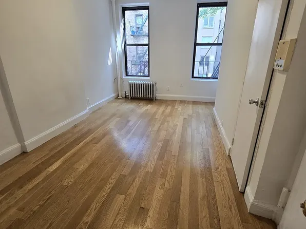 454 W 45th St APT 3RE, New York, NY 10036