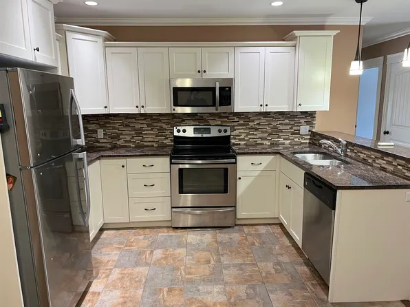 55 Glen Stewart Dr #207, Stratford, PE C1B 2A8