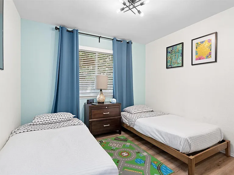512 Edwards Dr — Photo 23