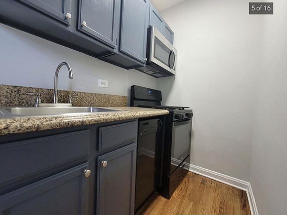 3rd image of 3525 N Marshfield Ave #3H