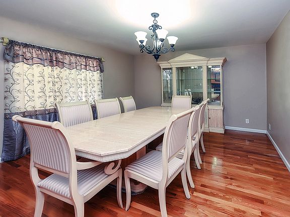 5th image of 349 N Columbus Ave