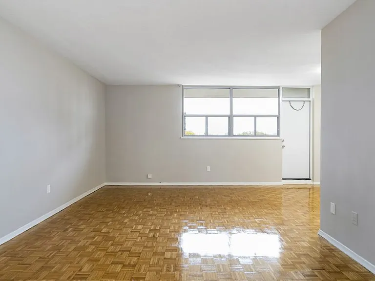 2250 Kennedy Rd — Photo 13