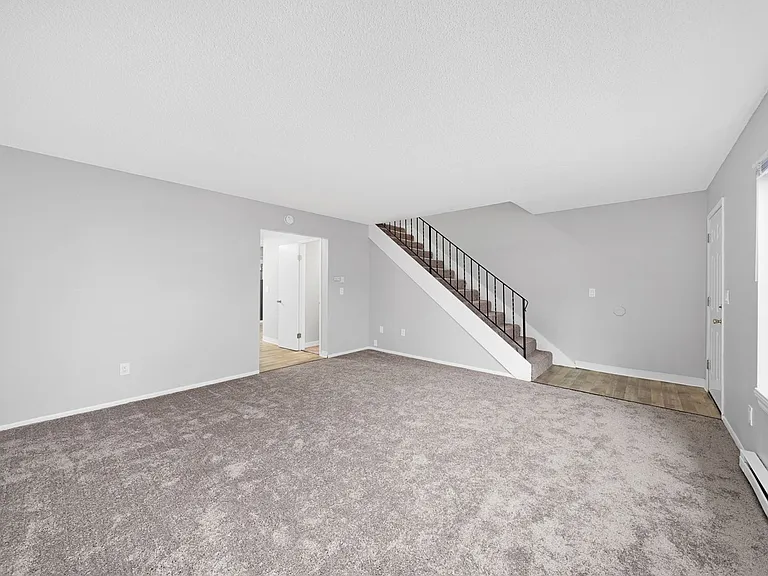 Wetherburne Square Townhomes — Photo 20