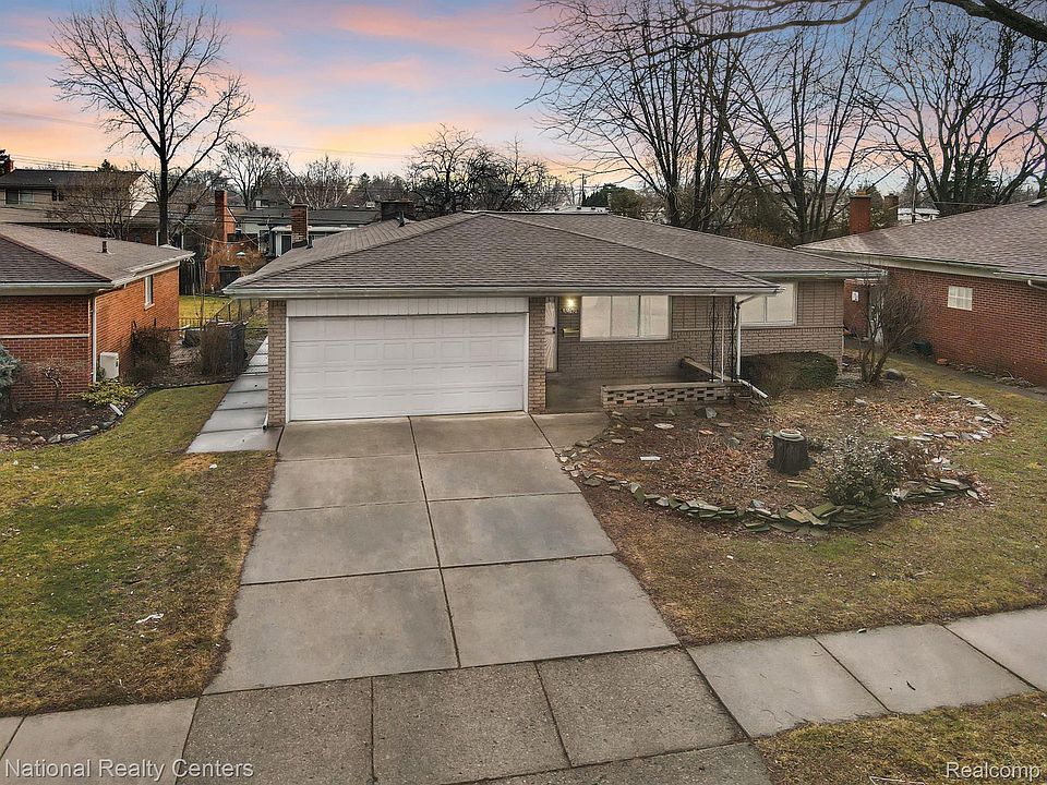 1st image of 30740 Roselawn Dr