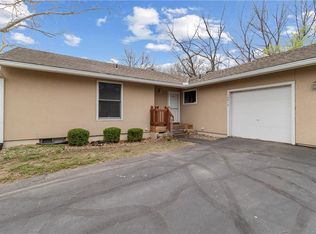 10913 Westgate Rd, Overland Park, KS 66210