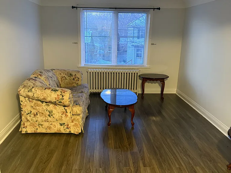 160 Welland Ave #2 — Photo 4