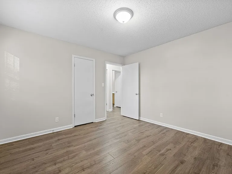 2 Bedroom Pet Friendly Apartment For Rent Near APSU! — Photo 29