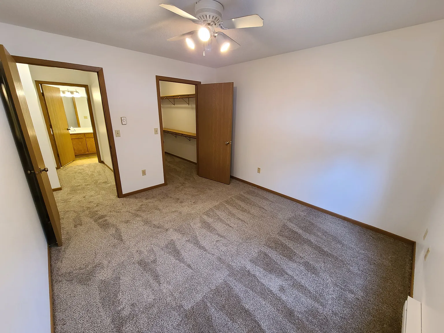 2 bed, 1.5 bath, $1,075 — Photo 4