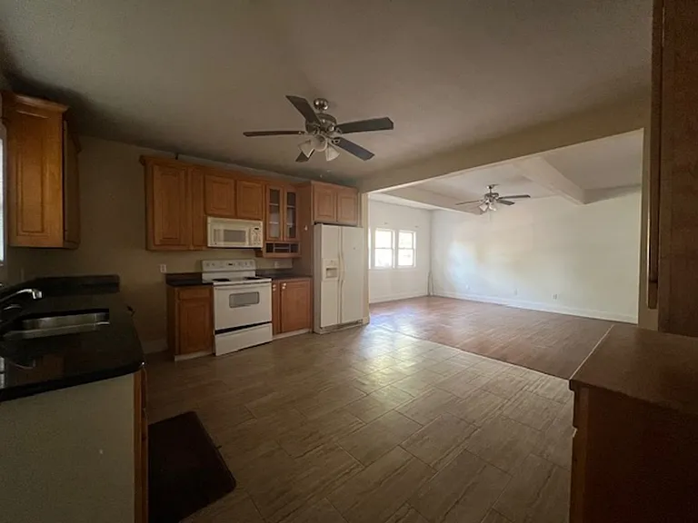 625 W Hickory St — Photo 7
