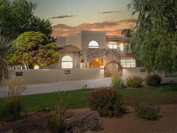 9519 Kandace Dr NW, Albuquerque, NM 87114