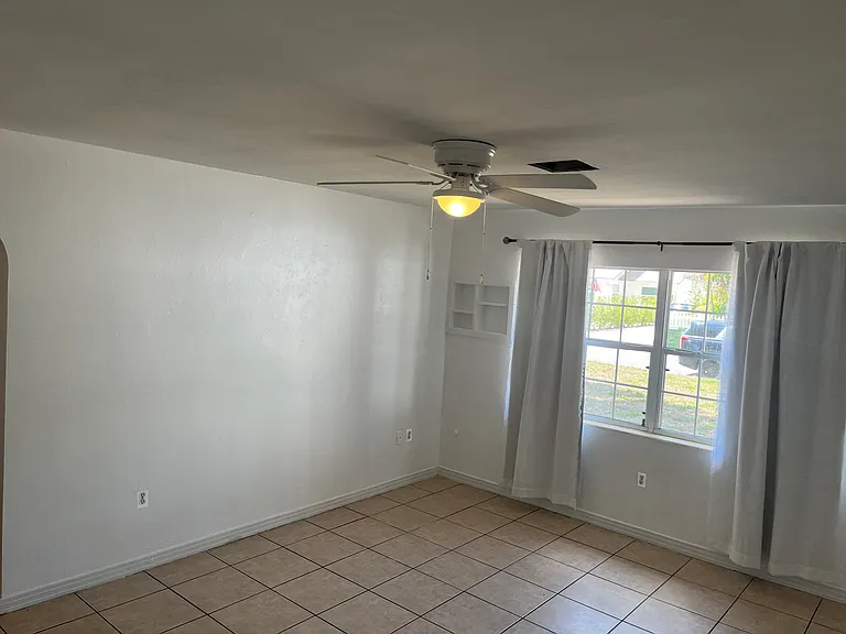2164 Bougainvillea St — Photo 9