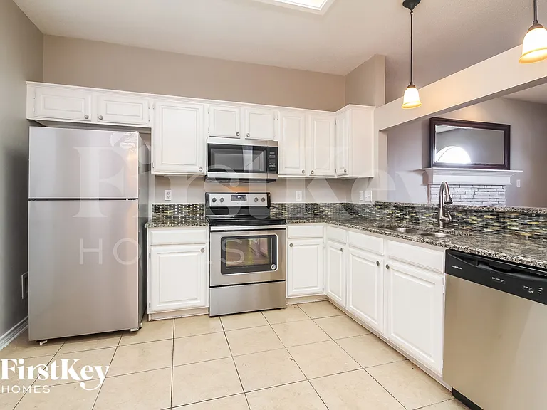 5611 Chimney Rock Dr — Photo 5